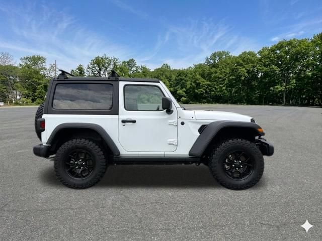 Used 2025 Jeep Wrangler Sport AWD/4WD image 10