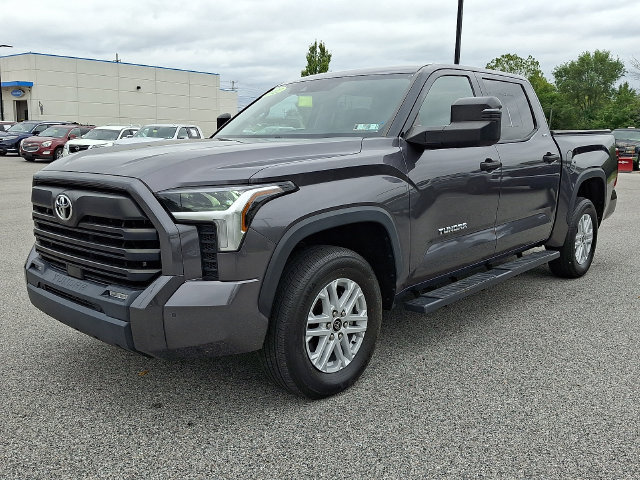 Used 2022 Toyota Tundra SR5 w/ SR5 Convenience Package AWD/4WD image 6