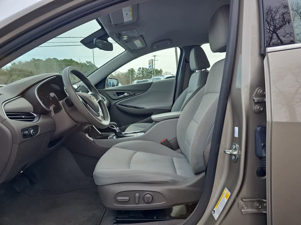 Used 2022 Chevrolet Malibu LS w/ Driver Confidence Package II FWD image 12