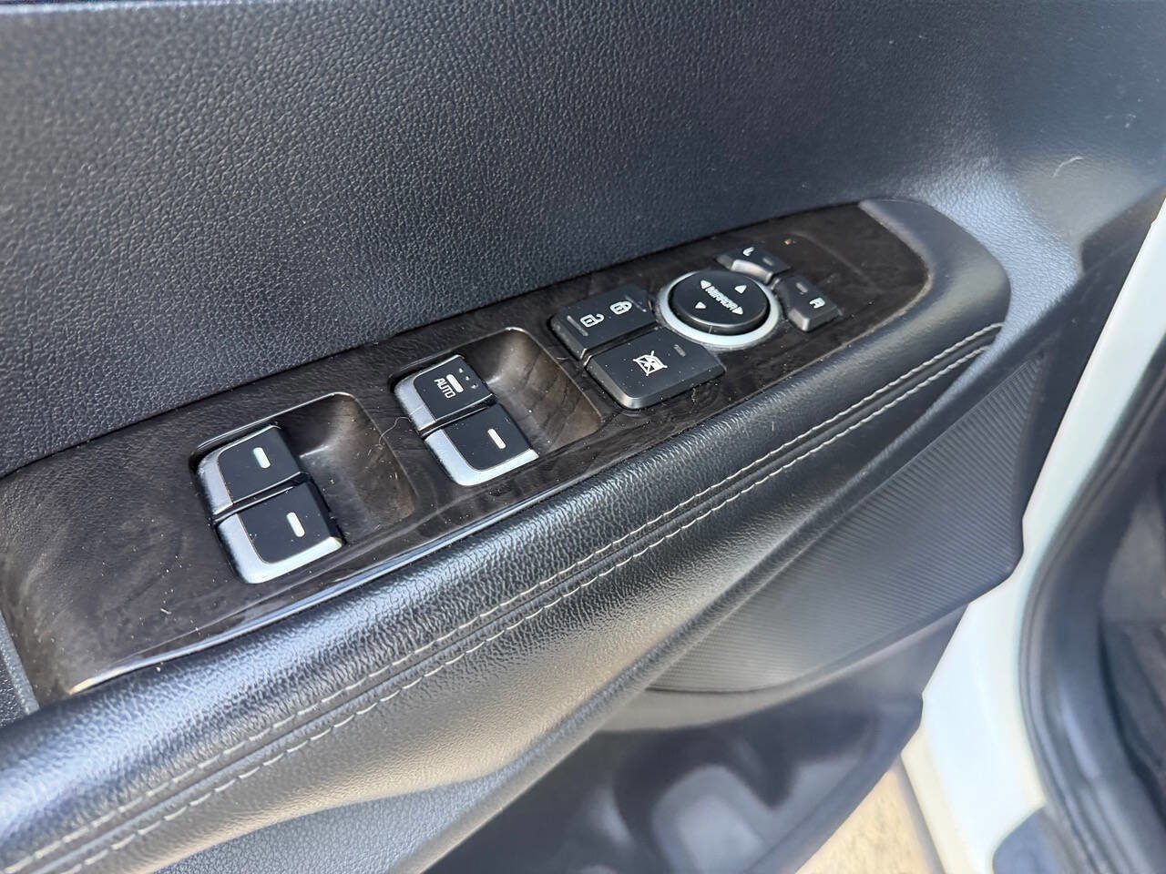Used 2016 Kia Sorento LX image 15