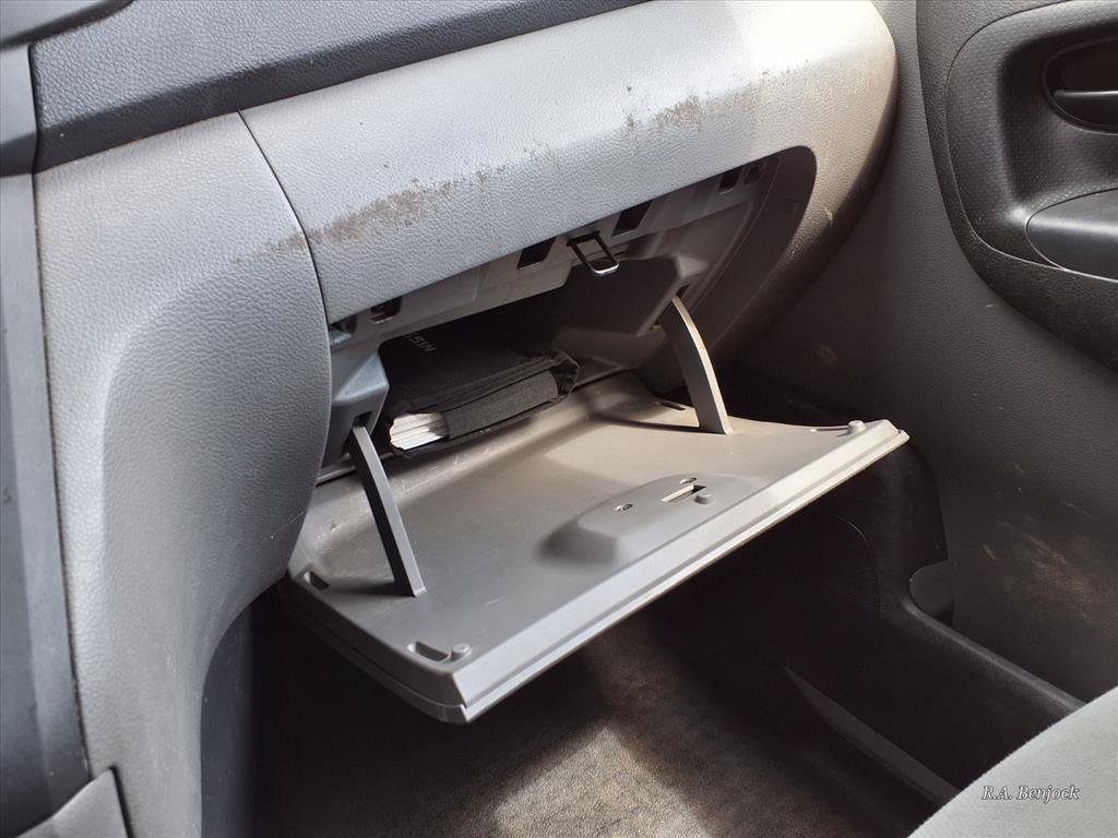 Used 2017 Nissan NV200 S FWD image 16