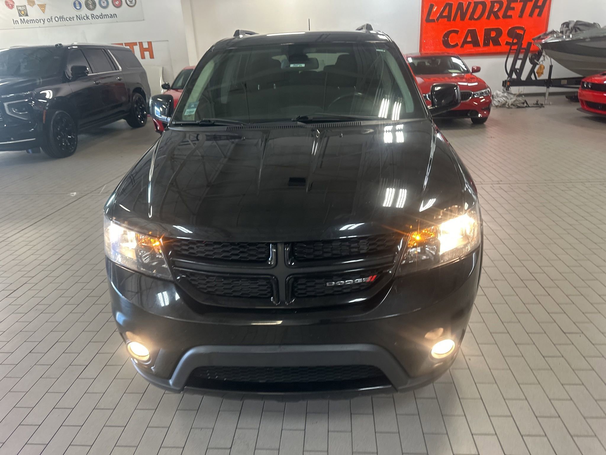 Used 2019 Dodge Journey SE image 3