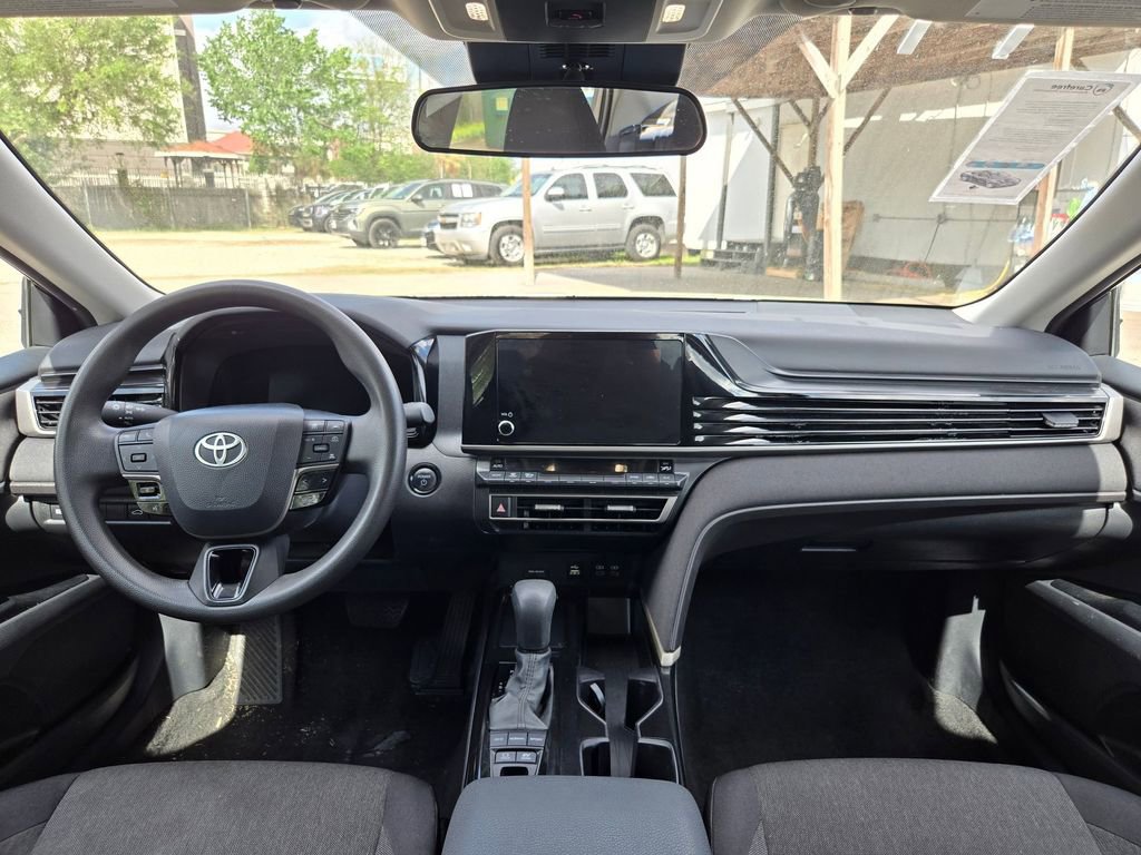 Used 2025 Toyota Camry LE image 24