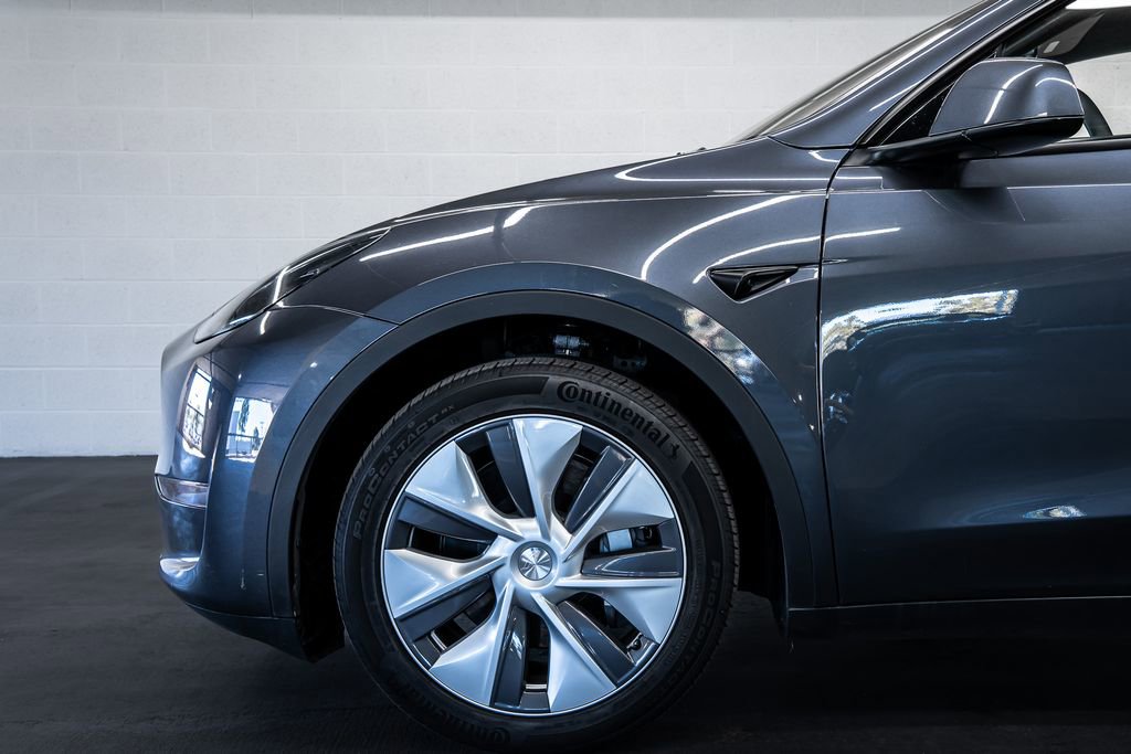 Used 2023 Tesla Model Y Long Range image 12