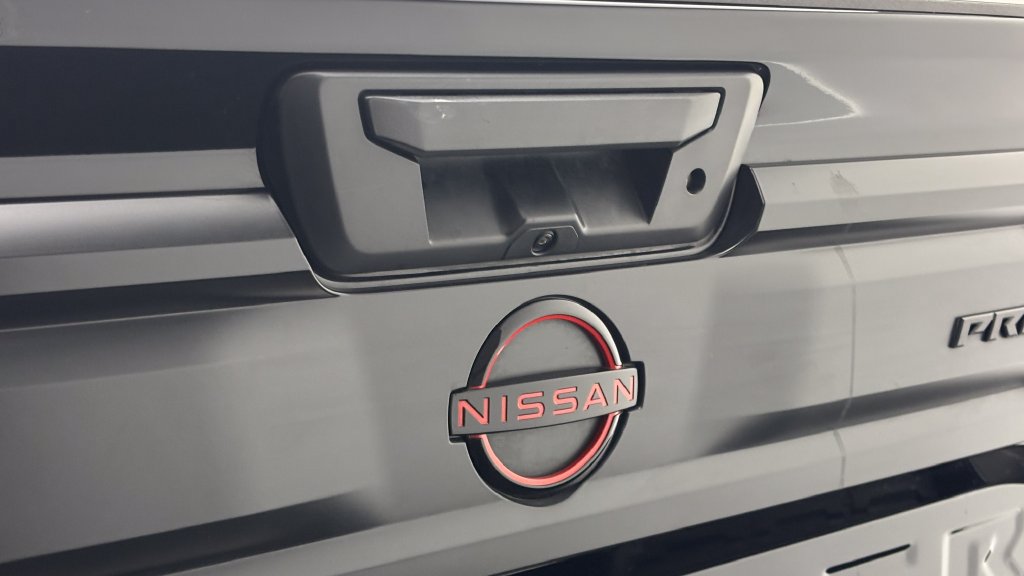 Used 2026 Nissan Frontier PRO-4X AWD/4WD image 8