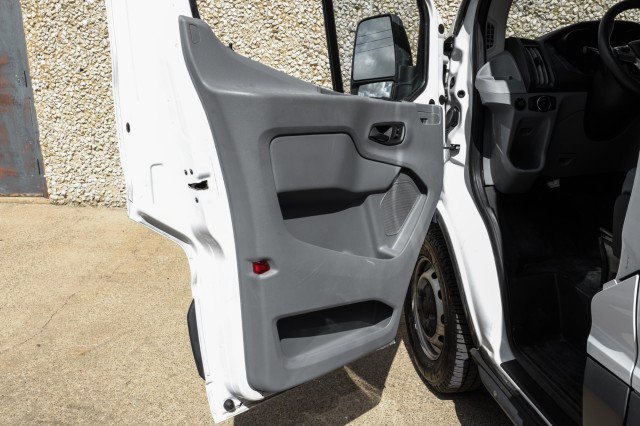 Used 2018 Ford Transit 250 148 Medium Roof RWD image 34