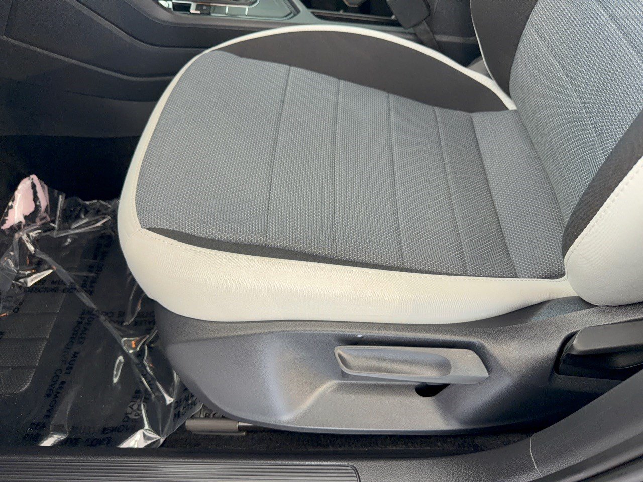 Certified 2026 Volkswagen Taos S FWD image 16