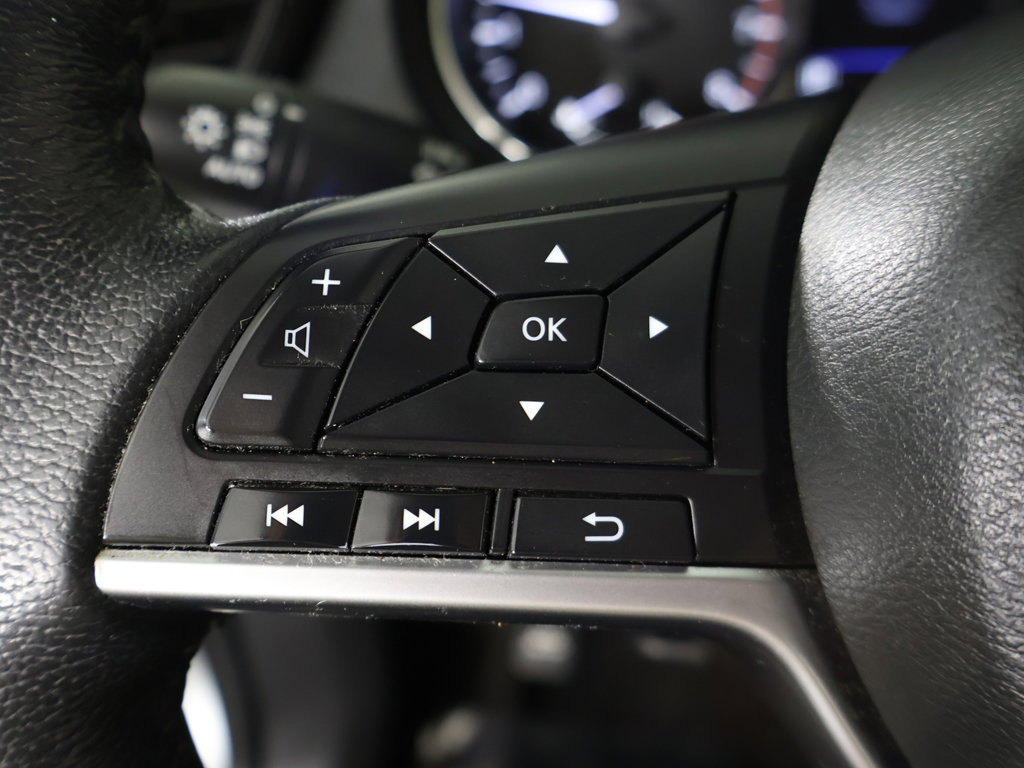 Used 2020 Nissan Rogue SV AWD/4WD image 40