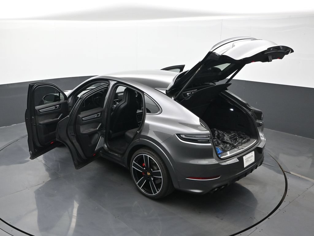 Certified 2023 Porsche Cayenne GTS AWD/4WD image 28