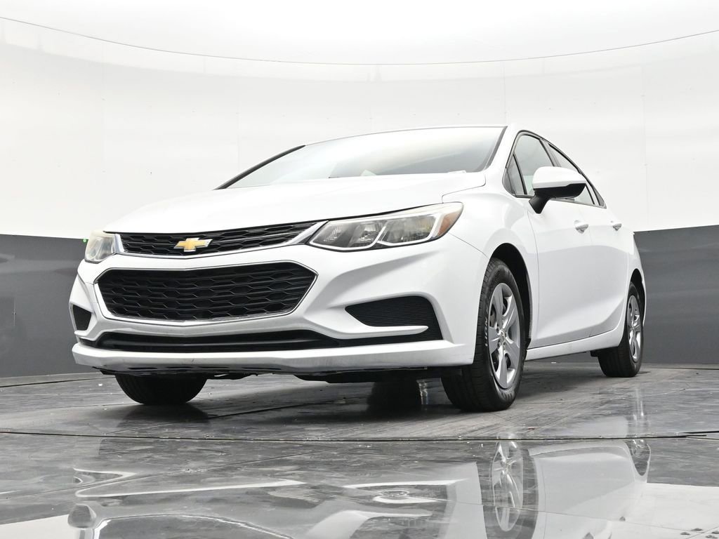 Used 2017 Chevrolet Cruze LS FWD image 27