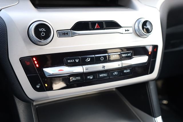 Used 2023 Ford Explorer XLT w/ Equipment Group 202A image 23