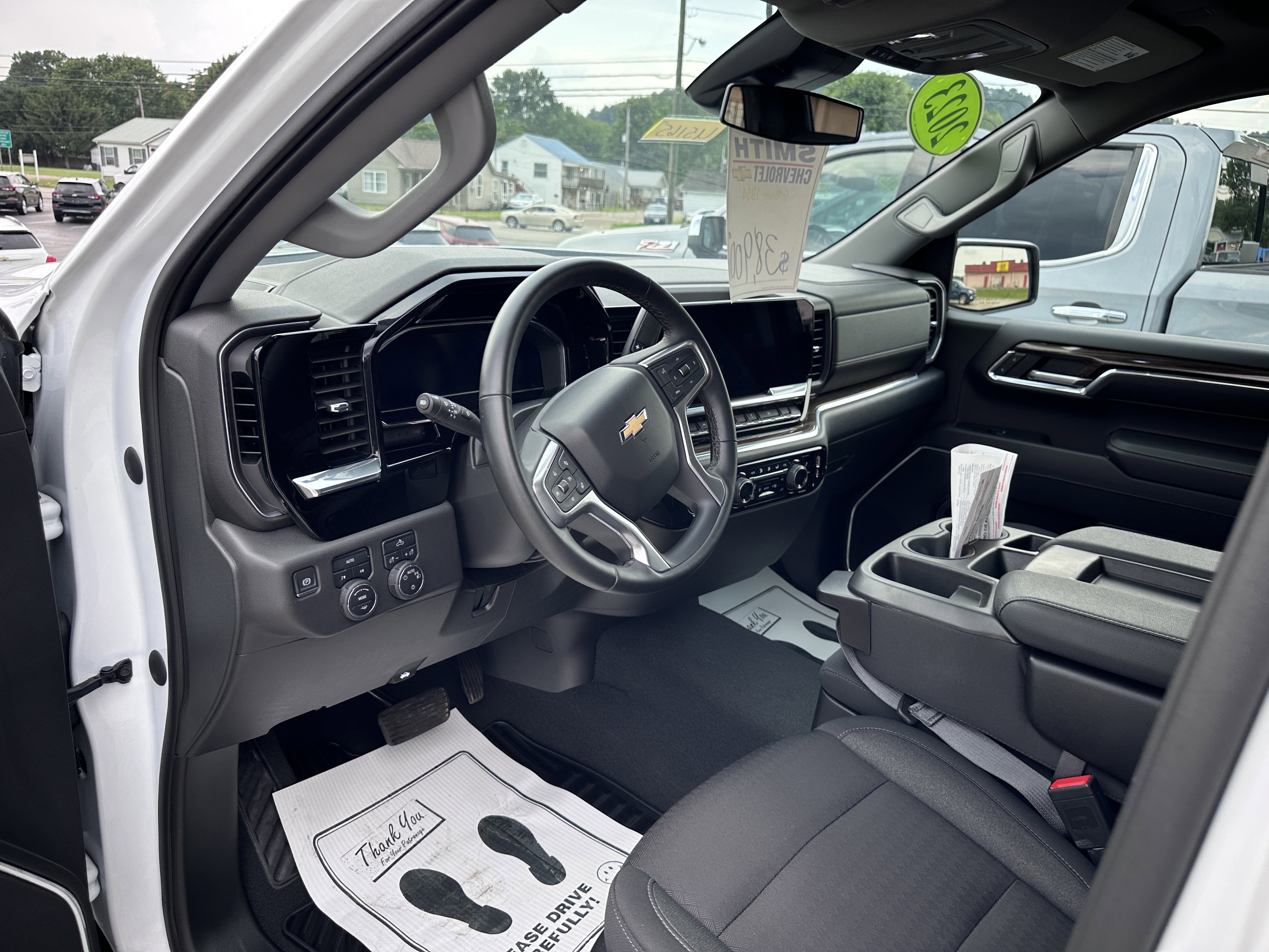 Used 2023 Chevrolet Silverado 1500 LT AWD/4WD image 14