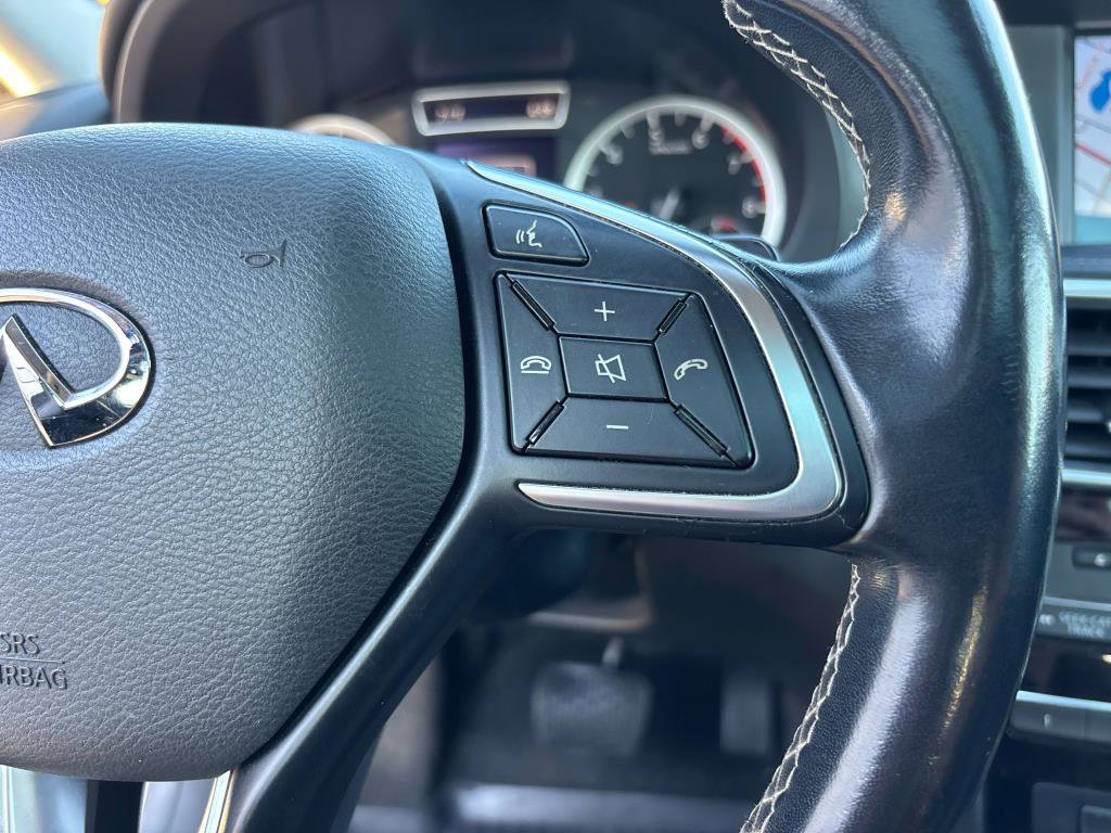 Used 2017 INFINITI QX30 Premium w/ Navigation Package image 18