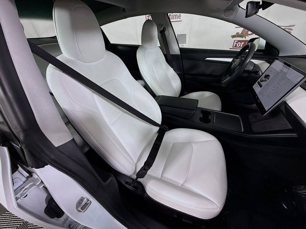 Used 2021 Tesla Model 3 Standard Range Plus image 29