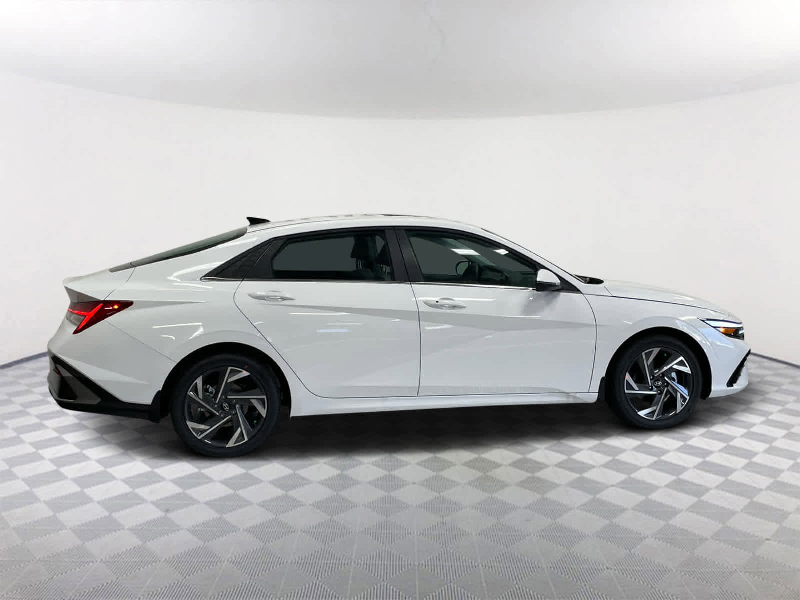 New 2026 Hyundai Elantra Limited FWD image 11