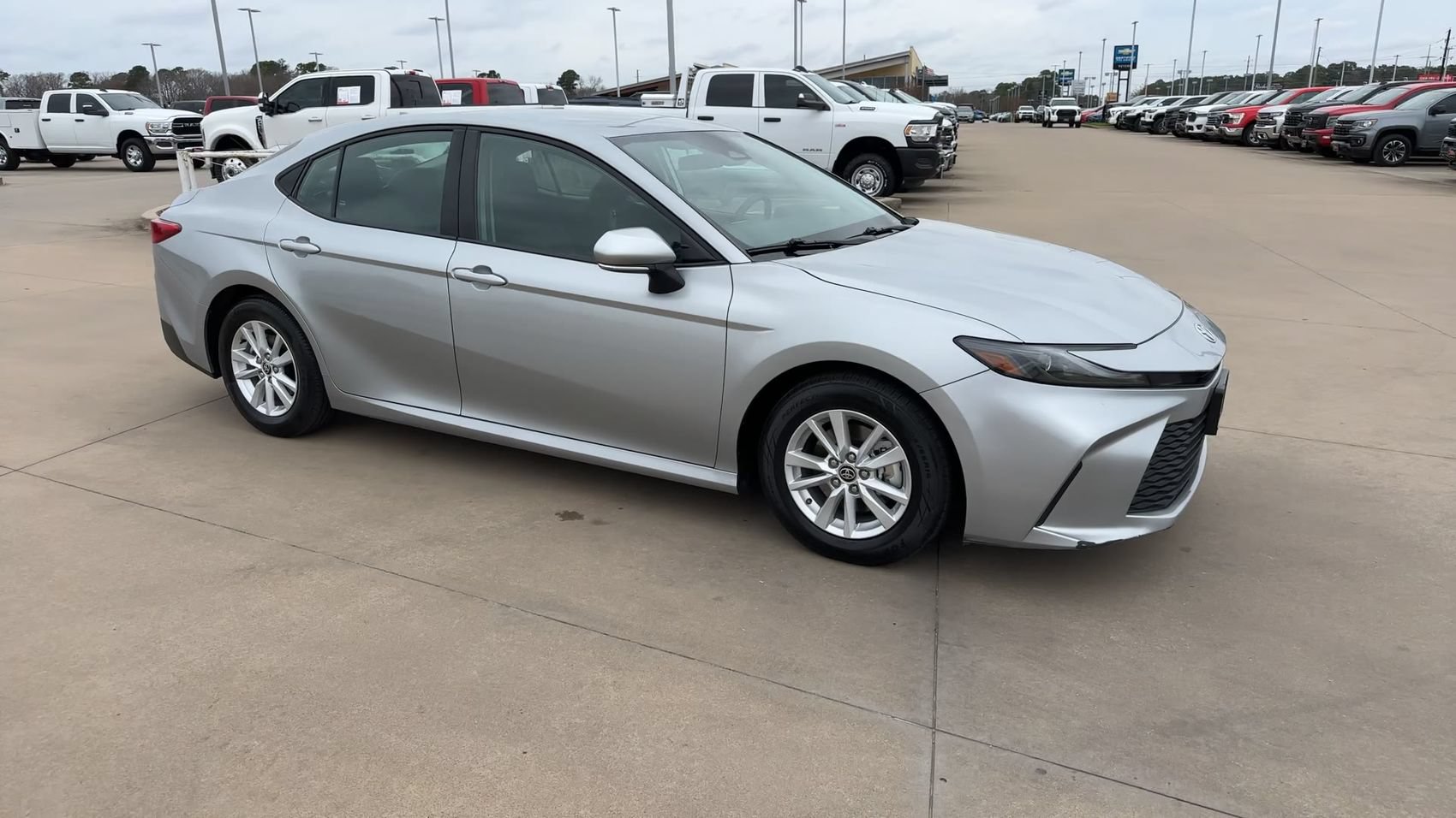 Used 2025 Toyota Camry LE FWD image 3