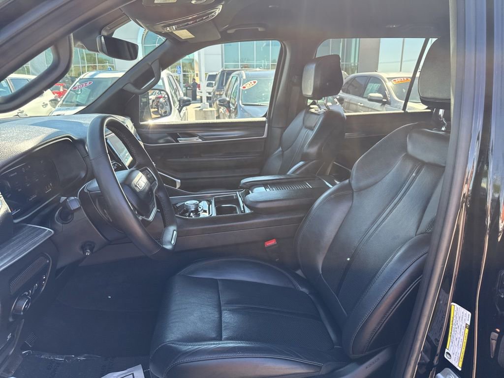 Used 2024 Jeep Wagoneer L Series II w/ Flexible Seating Group image 27