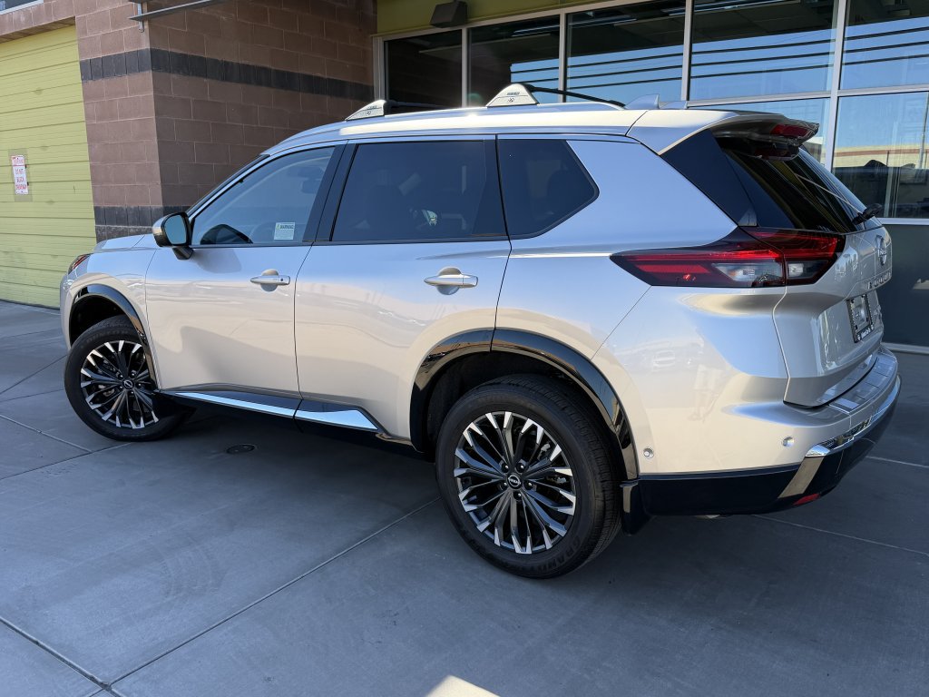 Used 2025 Nissan Rogue Platinum w/ Tech Package AWD/4WD image 5