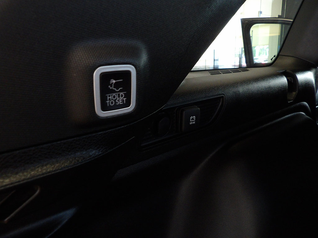 Used 2024 Jeep Grand Cherokee Laredo w/ Luxury Tech Group I AWD/4WD image 20