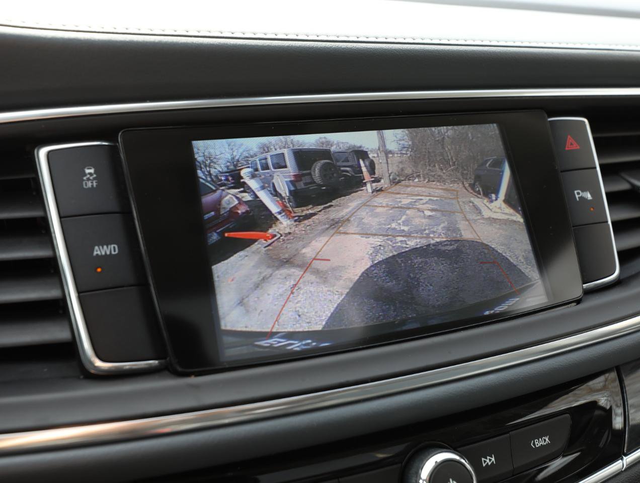 Used 2019 Buick Enclave Essence AWD/4WD image 25