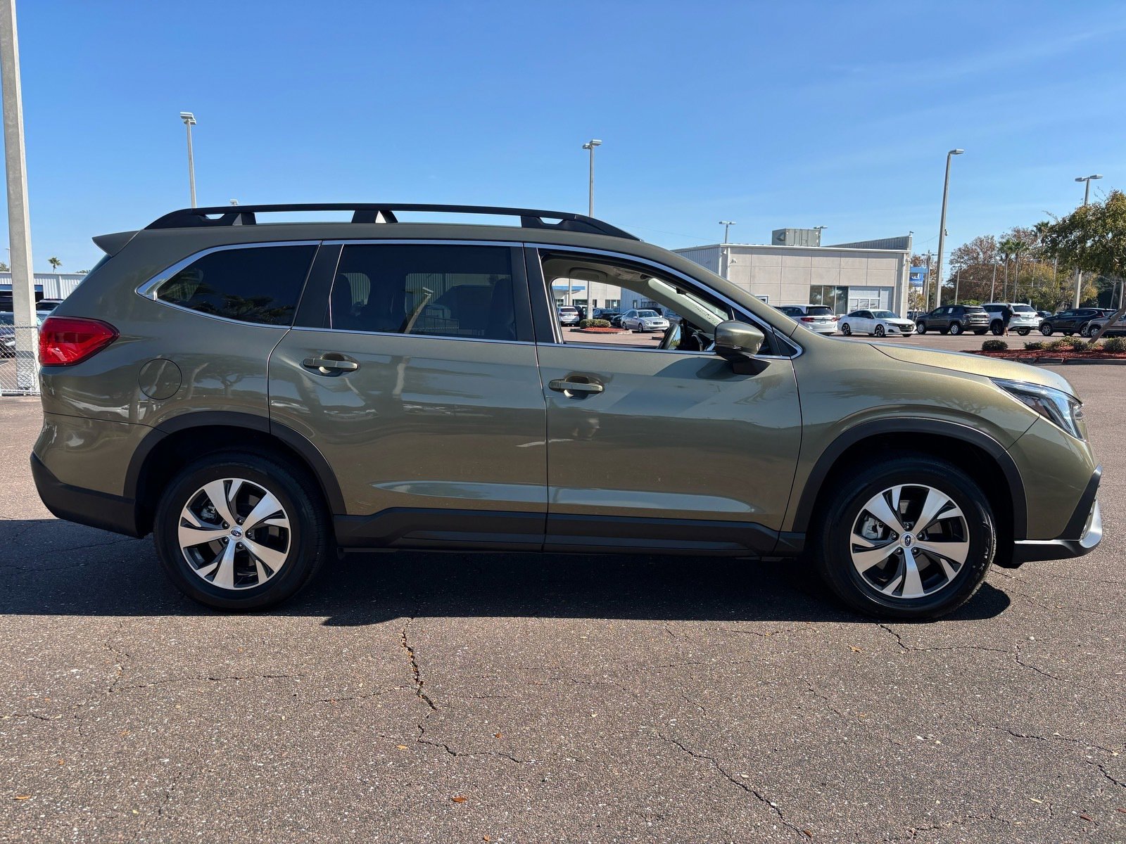 Used 2025 Subaru Ascent Premium w/ Premium Package image 6