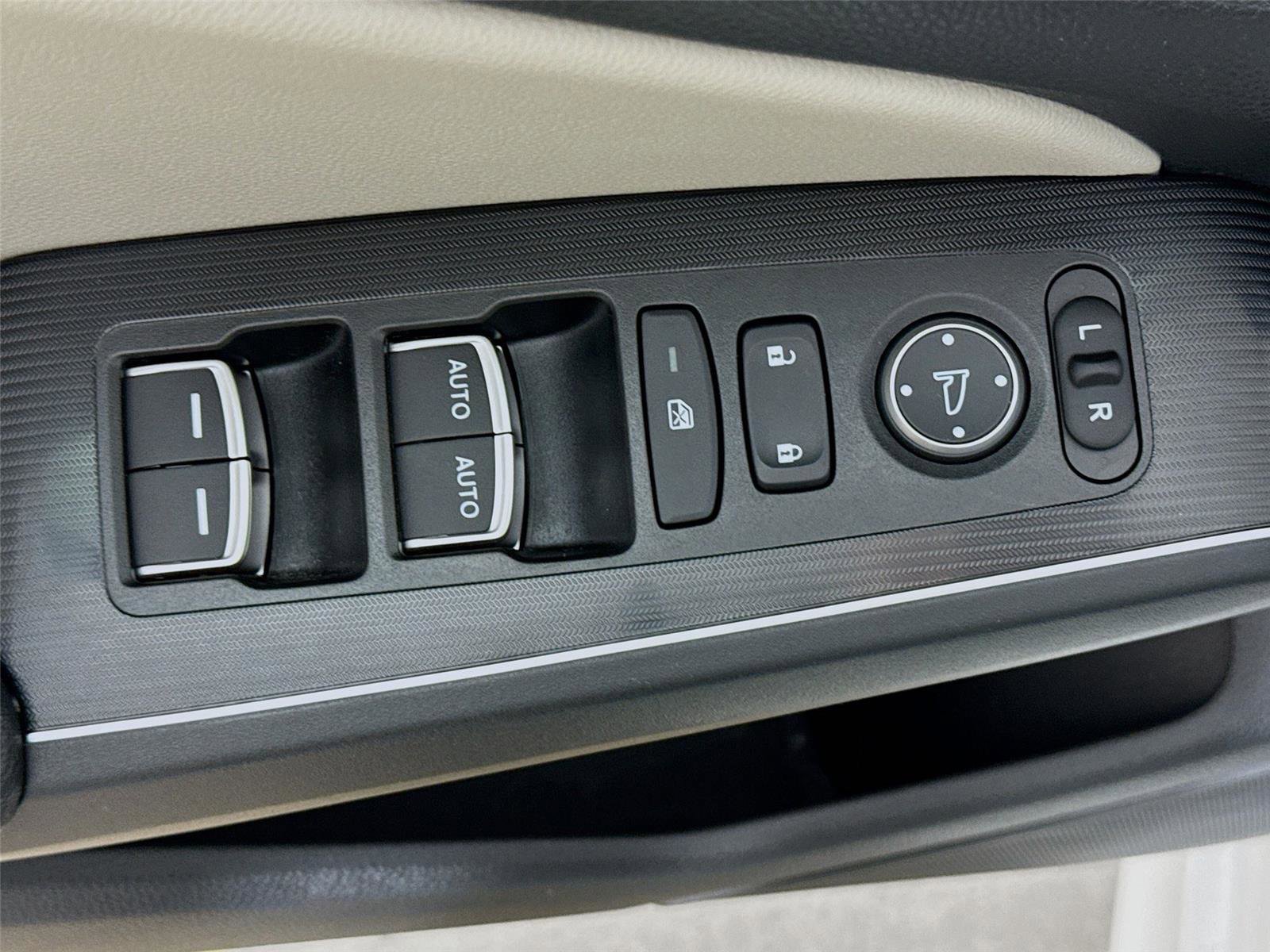 Used 2023 Honda Civic Touring image 22