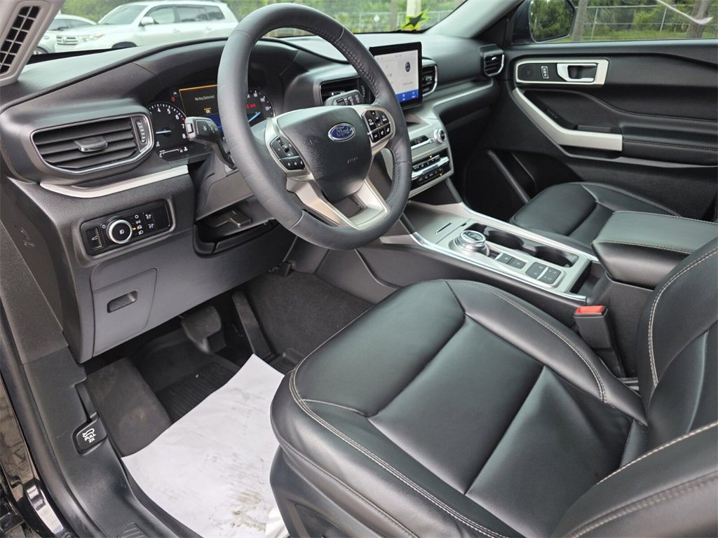 Used 2023 Ford Explorer XLT w/ Equipment Group 202A image 28