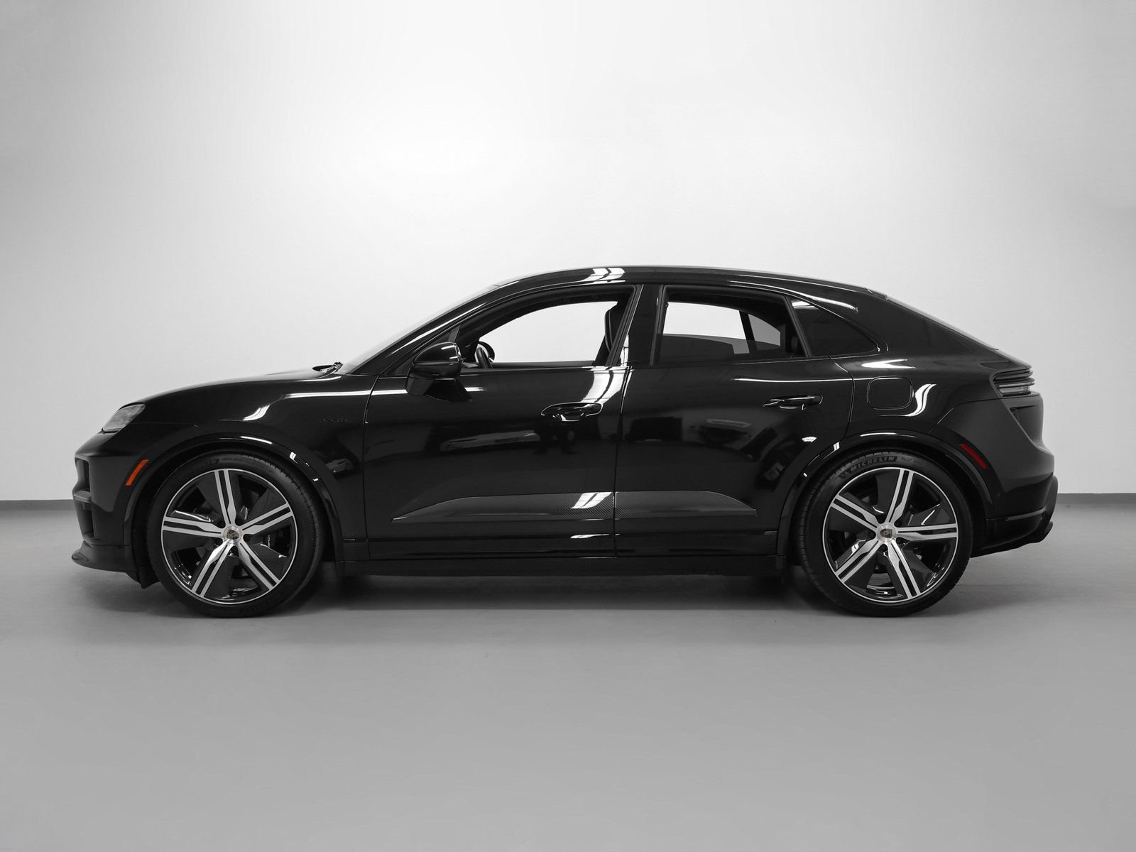 New 2025 Porsche Macan Turbo Electric AWD/4WD image 2