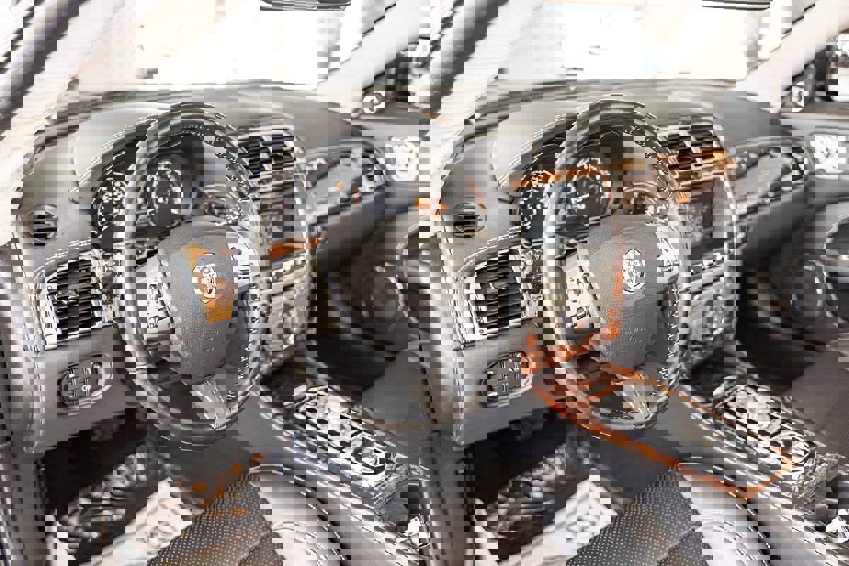 Used 2011 Jaguar XK Convertible image 19