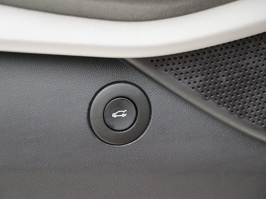 Used 2023 Chevrolet Camaro LT image 21