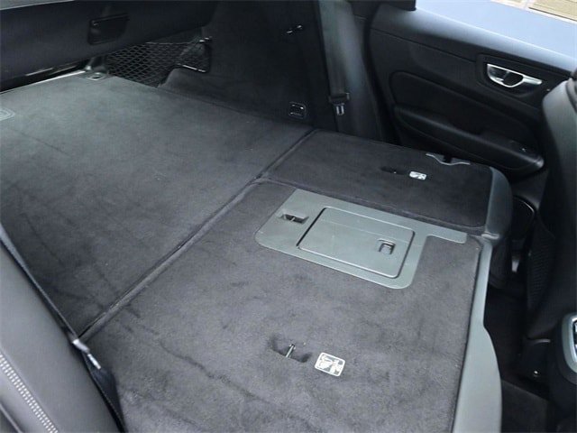 Certified 2023 Volvo XC60 B5 Ultimate FWD image 28