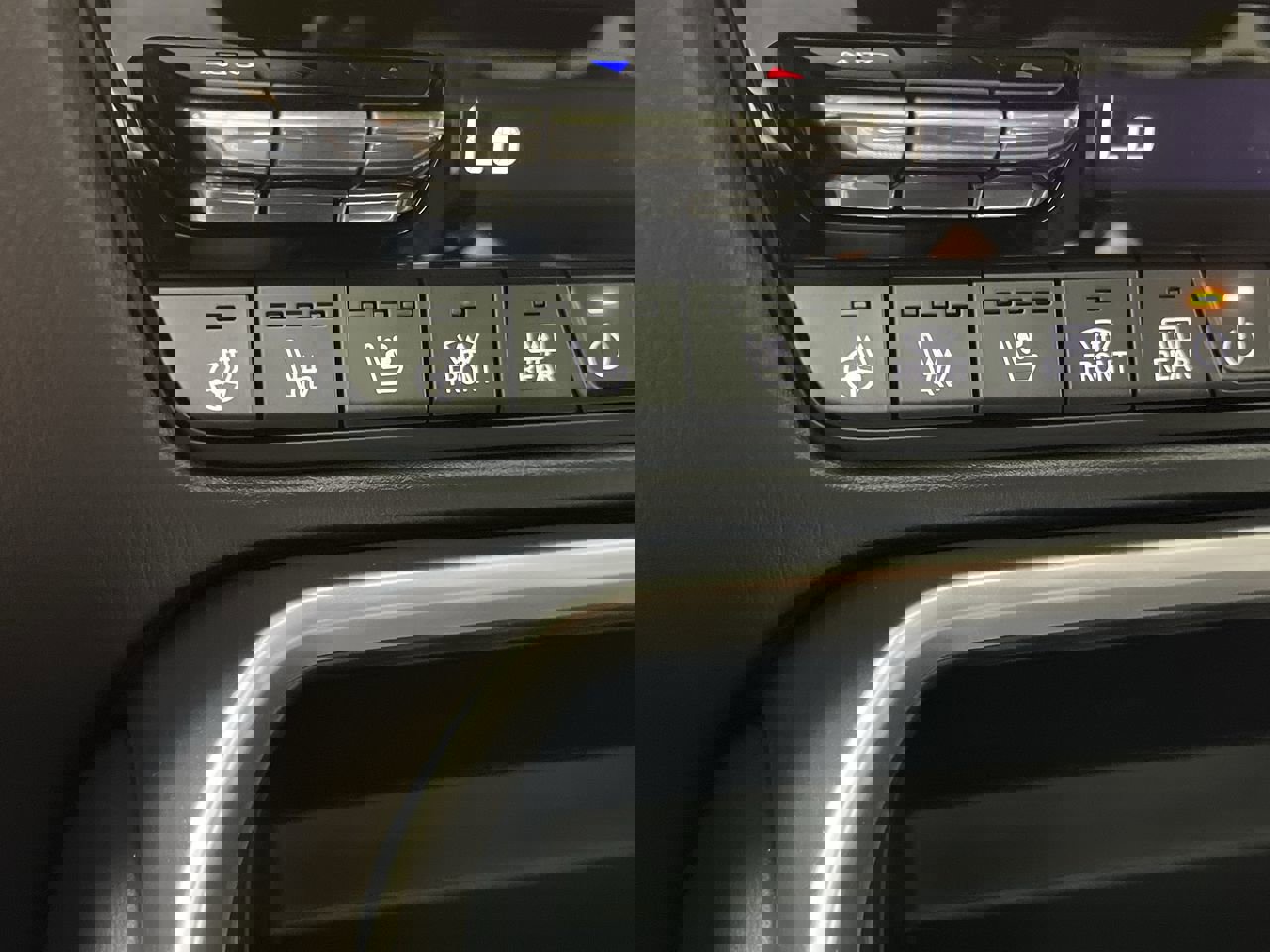 Certified 2025 MAZDA CX-70 Plug-In Hybrid w/ Premium Plus image 23