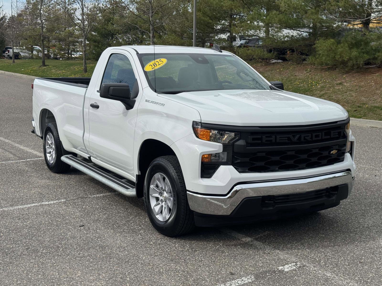 Used 2025 Chevrolet Silverado 1500 W/T image 2