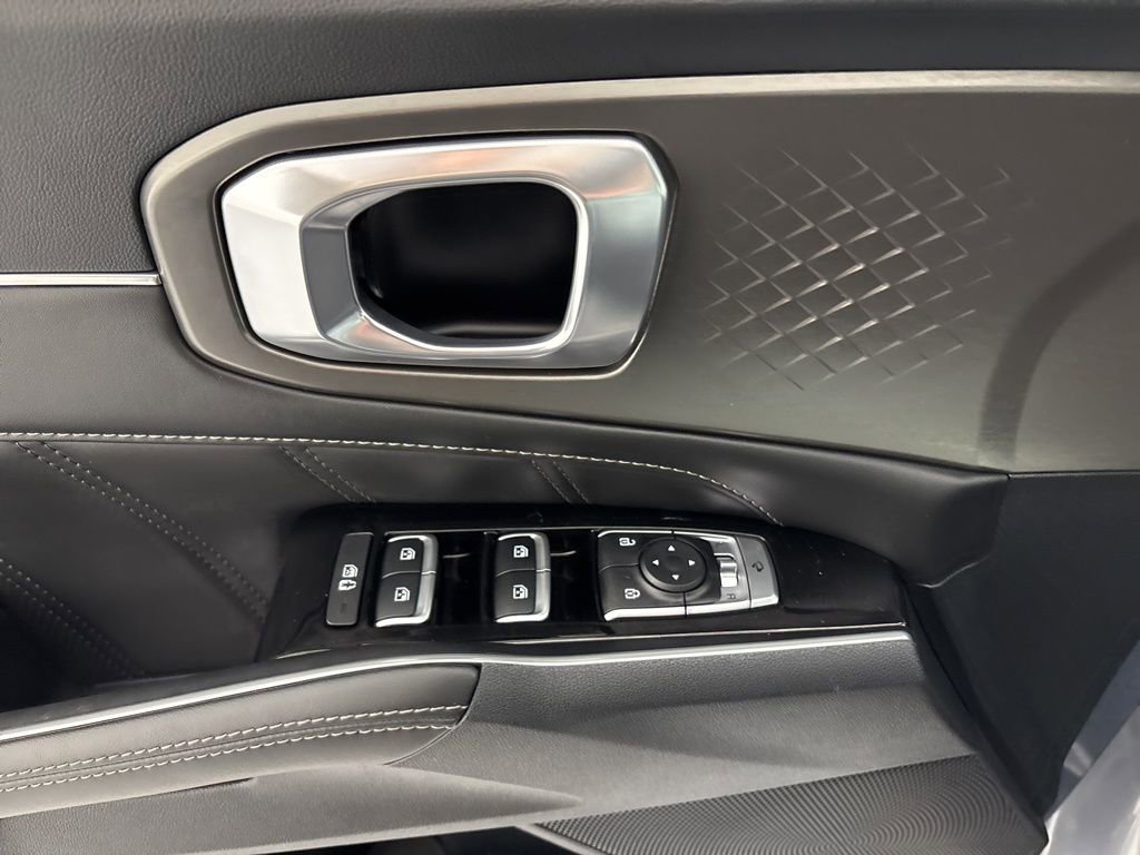 Used 2023 Kia Sorento SX image 21