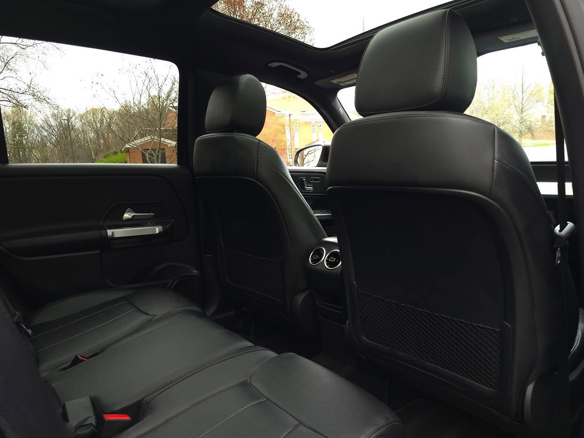 Used 2023 Mercedes-Benz GLB 250 4MATIC w/ Premium Package image 23