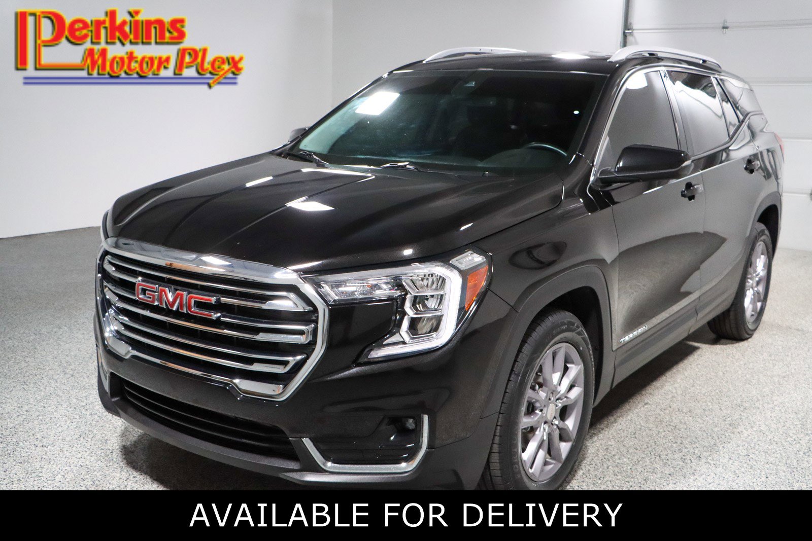Used 2024 GMC Terrain SLT image 1