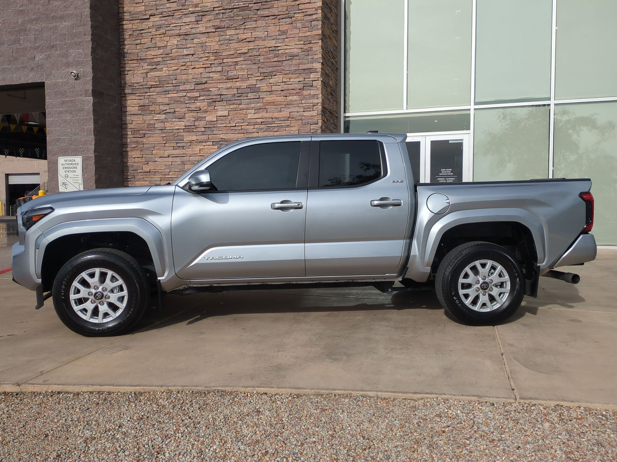 Used 2024 Toyota Tacoma SR5 image 2
