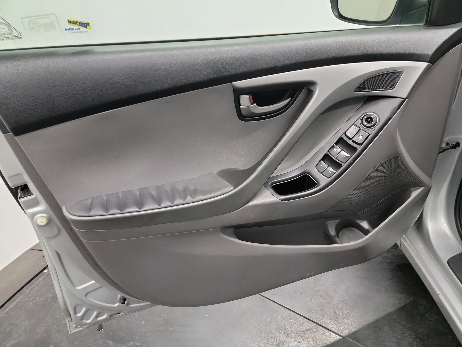 Used 2014 Hyundai Elantra SE image 13