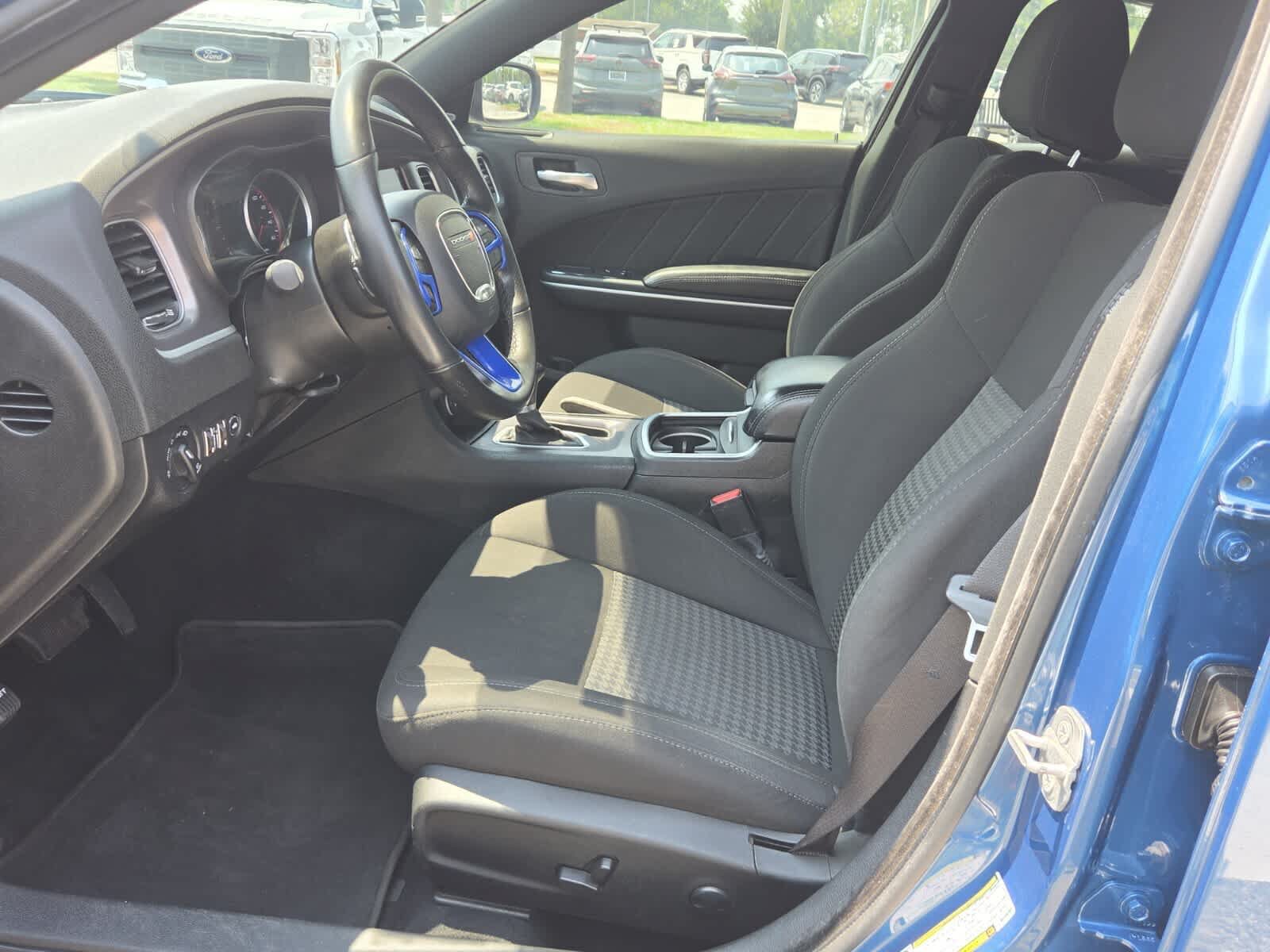Used 2022 Dodge Charger R/T RWD image 3