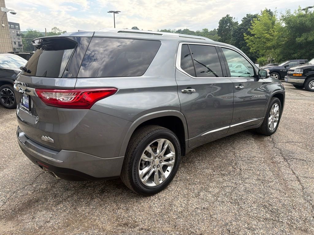 Used 2021 Chevrolet Traverse High Country w/ LPO, Floor Liner Package AWD/4WD image 7