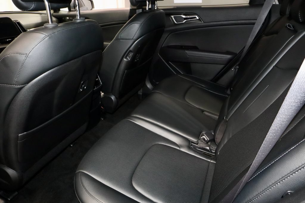 Used 2025 Kia Sportage EX w/ Premium Package FWD image 21