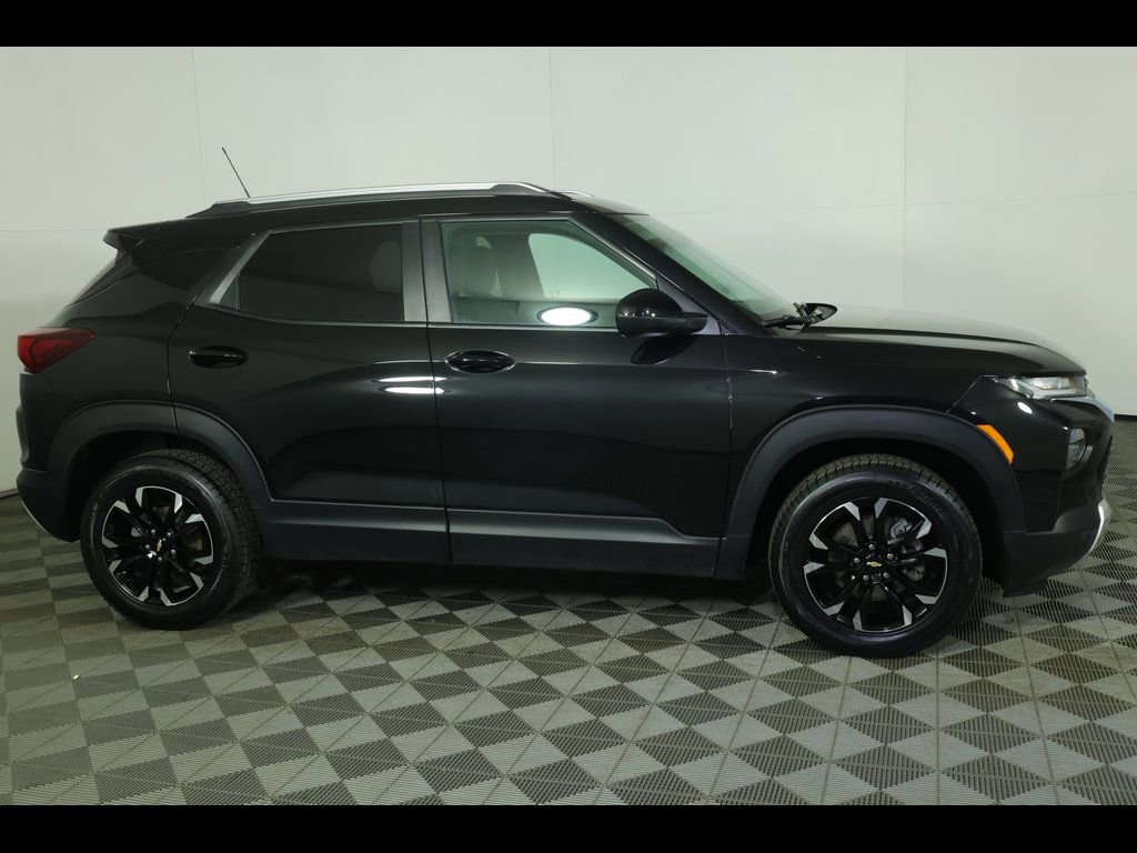 Used 2023 Chevrolet TrailBlazer LT w/ Convenience Package image 2
