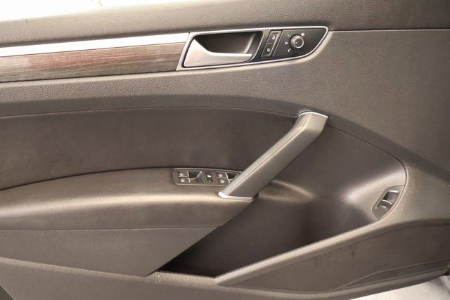 Used 2016 Volkswagen Passat 1.8T SE image 10