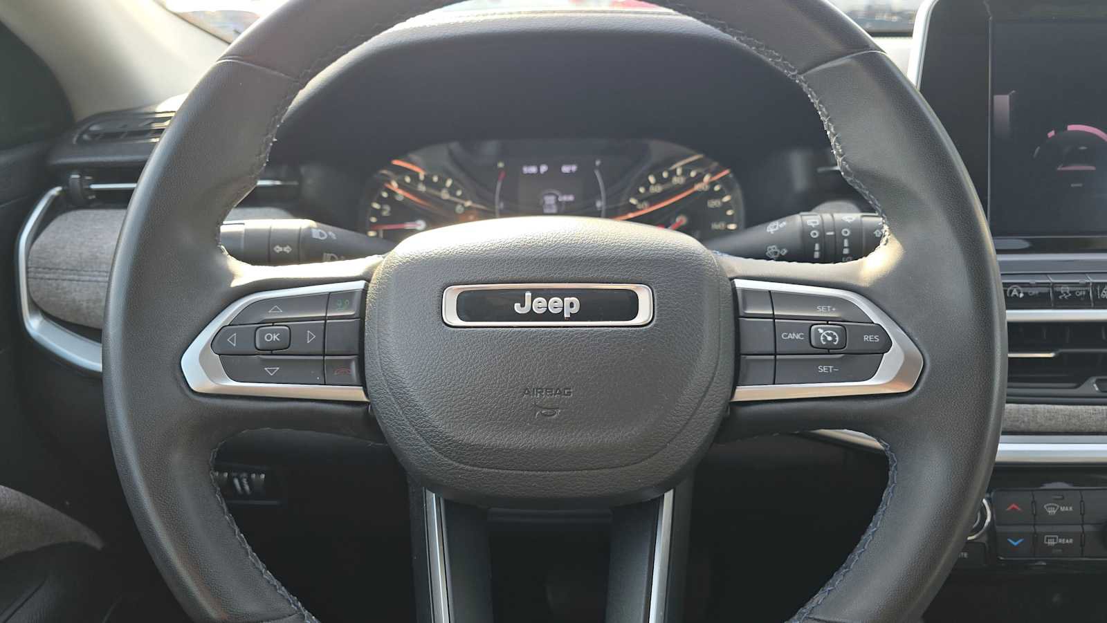 Used 2022 Jeep Compass Latitude AWD/4WD image 25