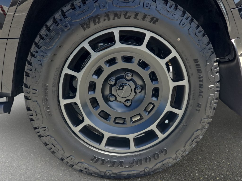 New 2026 Land Rover Defender 110 OCTA AWD/4WD image 35