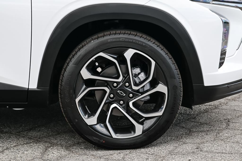 New 2026 Chevrolet Trax RS w/ Sunroof Package FWD image 11