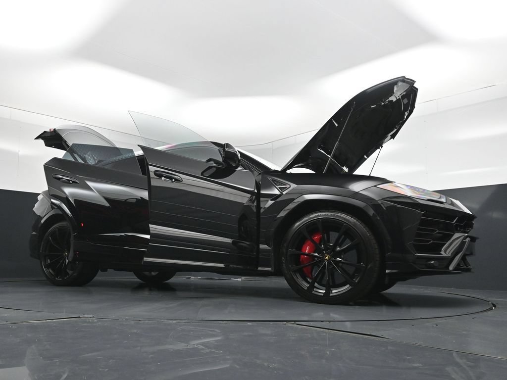 Used 2022 Lamborghini Urus AWD/4WD image 34