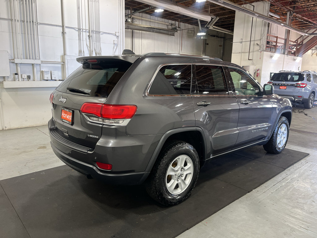 Used 2017 Jeep Grand Cherokee Laredo w/ Quick Order Package 23E AWD/4WD image 7