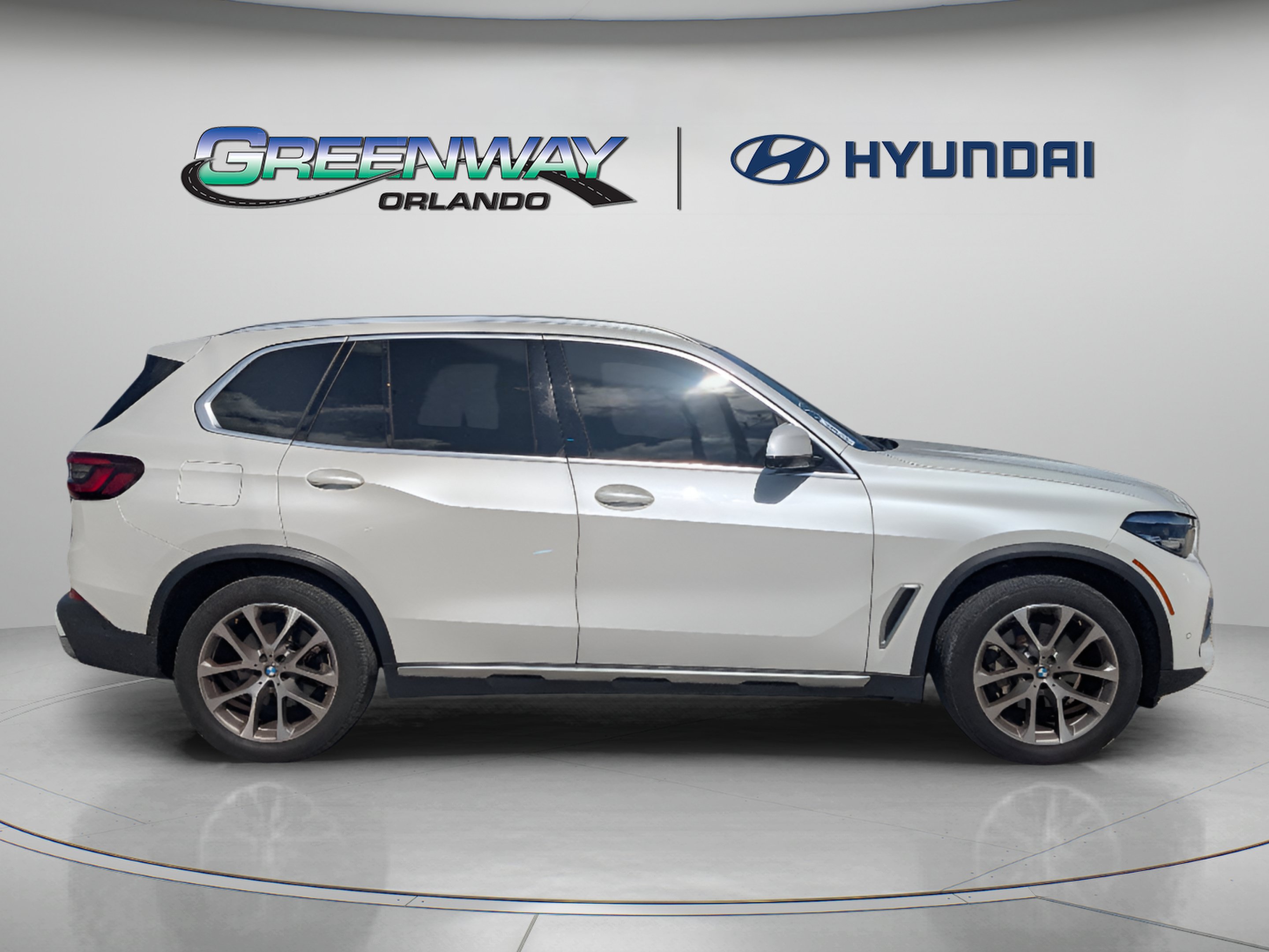 Used 2023 BMW X5 xDrive40i w/ Premium Package AWD/4WD image 8