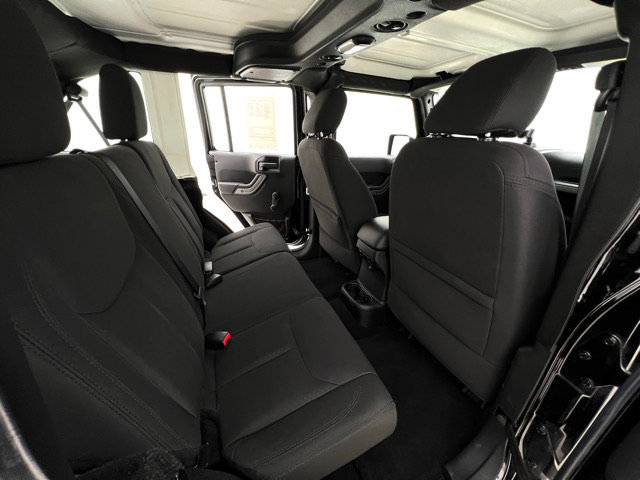 Used 2015 Jeep Wrangler Unlimited Sport w/ Connectivity Group AWD/4WD image 17
